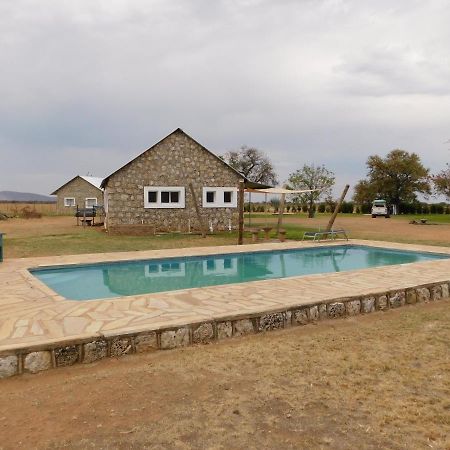 Hotel Meteorite Rest Camp Grootfontein Exterior foto