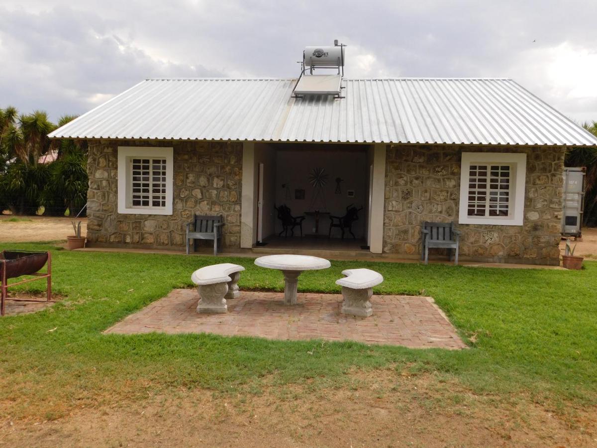 Hotel Meteorite Rest Camp Grootfontein Exterior foto