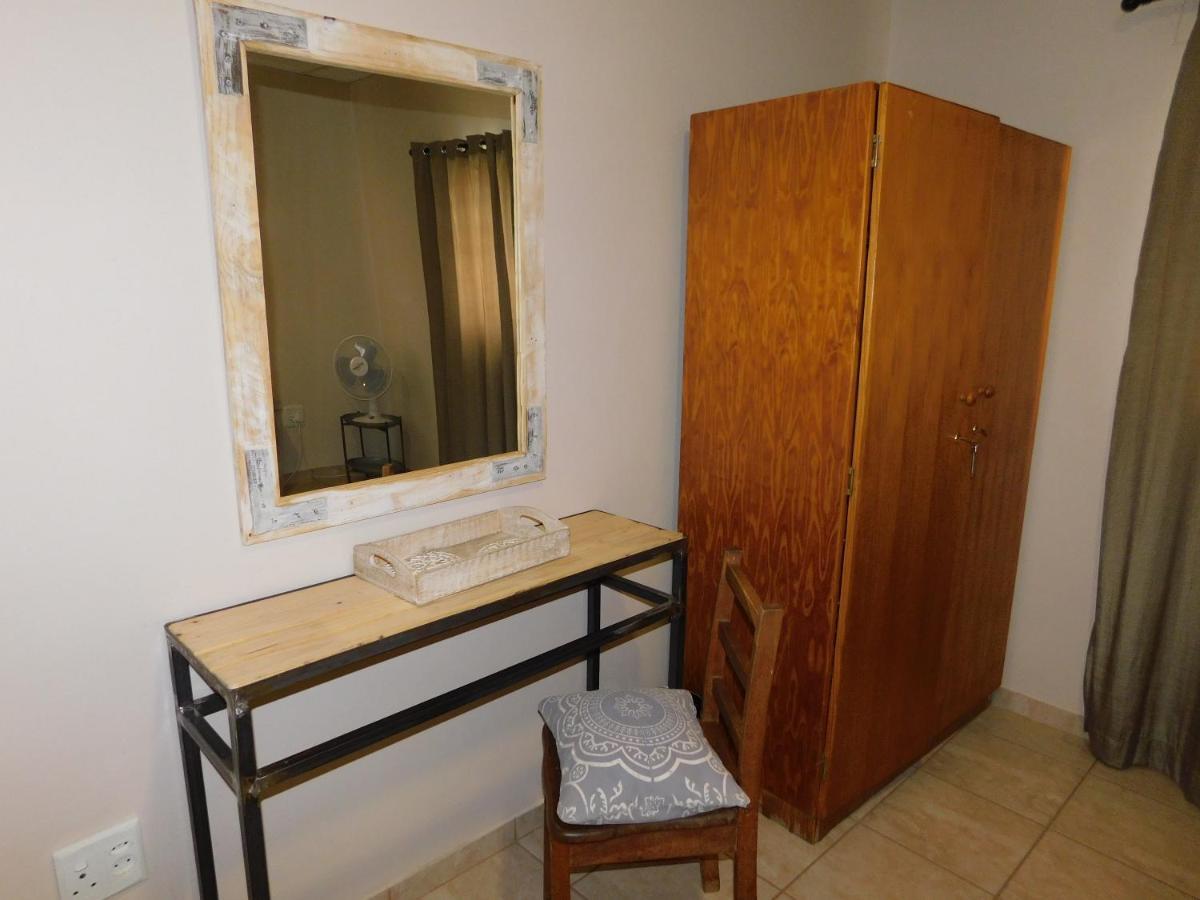 Hotel Meteorite Rest Camp Grootfontein Exterior foto