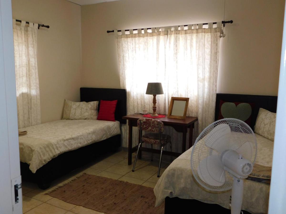 Hotel Meteorite Rest Camp Grootfontein Exterior foto