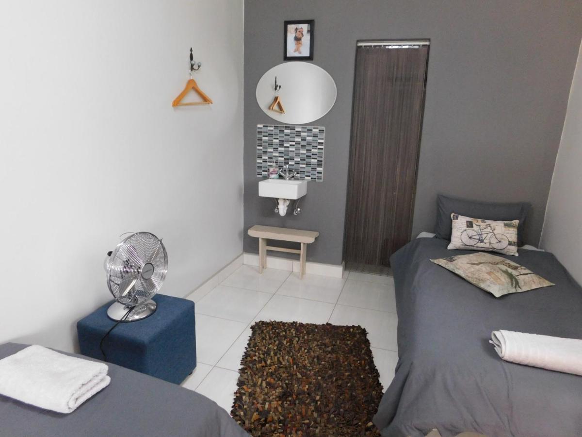Hotel Meteorite Rest Camp Grootfontein Exterior foto